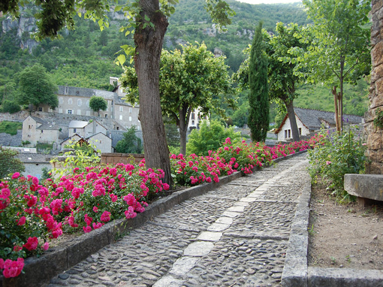 rose walk in saint enimie village of the stunning tarn gorge