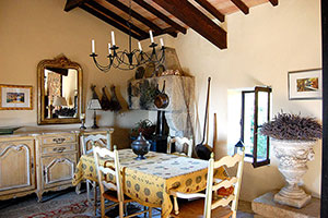 dining room at chateau de la commanderie