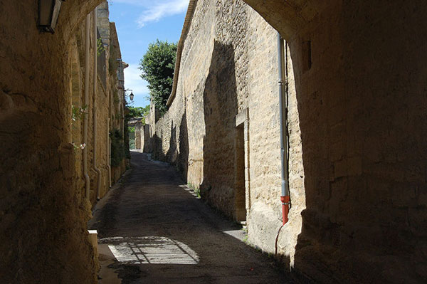 Saint Siffret is a warren of narrow streets
