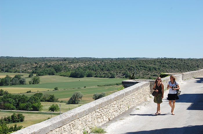 road atop lussan france